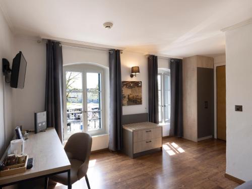 L'Hôtel by Hostellerie du Château - image 4