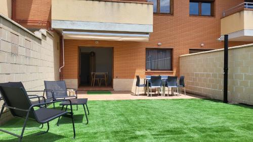 Létesítmények, Las Casitas de Bernuy VUT in La Lastrilla