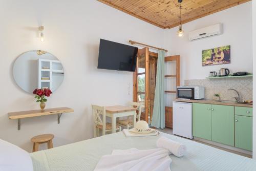 Lemon Tree Apartments Samos