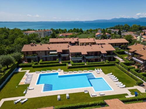 Amazing holiday home in Lazise with swimming pool