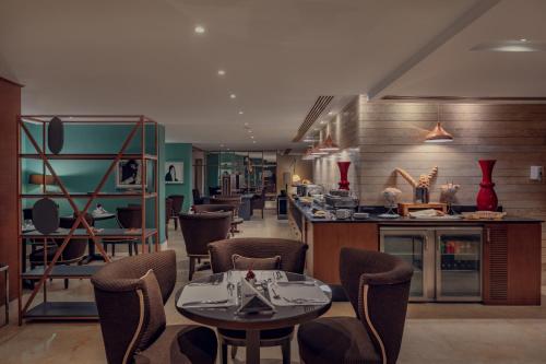 餐飲服務, 開羅赫利奧波利斯麗笙飯店 (Radisson Blu Hotel, Cairo Heliopolis) in 開羅