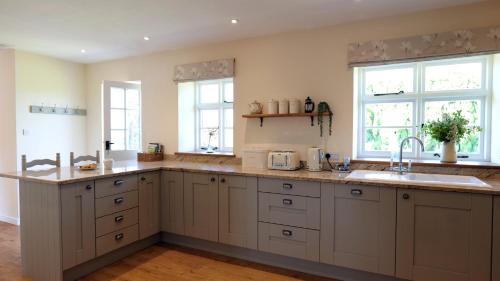virtuve, Country Cottage with Far Reaching Views in Prestena