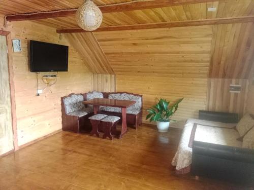 Під горою in Sheshory