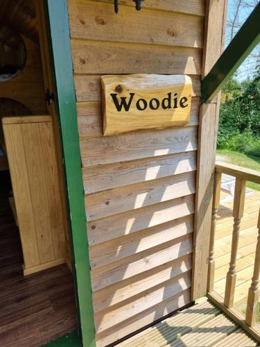 Woodie the shepherds hut - sleeps 4 in Sidlesham