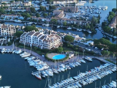 ทัศนียภาพภายนอกโรงแรม, Marina Bella in โคโกลิน