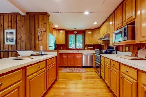 Snowflake Cabin in Barnumville, USA