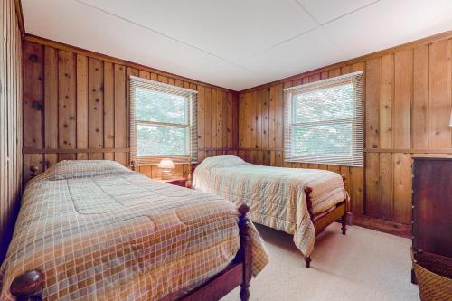 Snowflake Cabin in Barnumville, USA