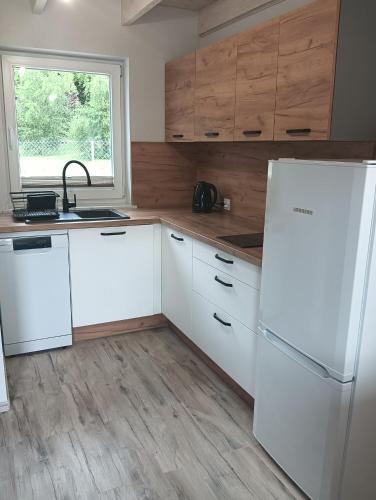 Dom wypoczynkowy Leśny Zakątek 1 nad jeziorem (Dom wypoczynkowy Lesny Zakatek 1 nad jeziorem) in โรบุญ