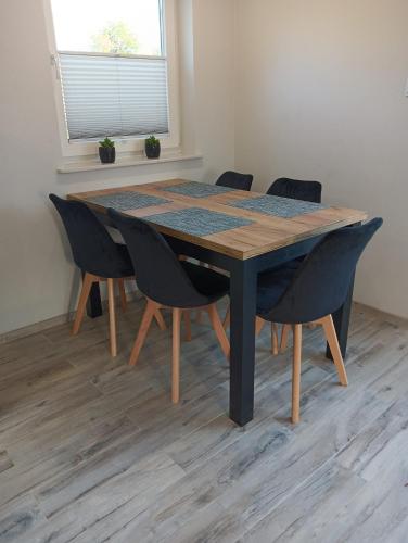 Dom wypoczynkowy Leśny Zakątek 1 nad jeziorem (Dom wypoczynkowy Lesny Zakatek 1 nad jeziorem) in โรบุญ