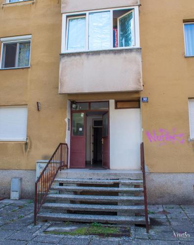 One-Bedroom Apartment image 1