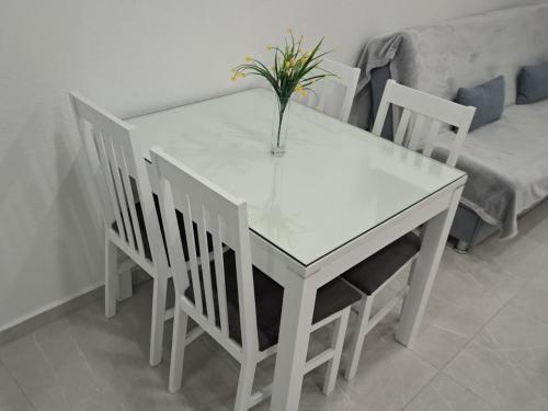 Standard Triple Studio image 10
