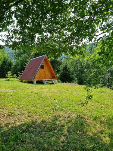 Сад, GLAMPING HOUSE ˇVITAˇ in Толмін