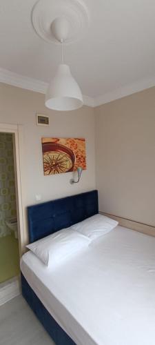 Hotel Crowded House in Eceabat