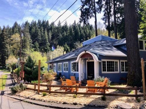 Vista exterior, Westfir Lodge & Mountain Market in Eugene City Center