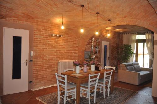 Krogs/atpūtas telpa, La Giolitta Accomodations in Barolo