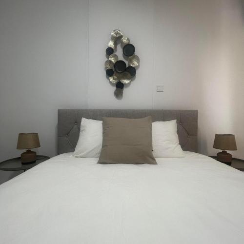 Glamorous, Renovated 3-Bedroom Apt in Nicosia, Никосия (фото 6)