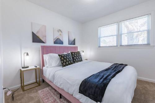 Opuluxe African Luxe Themed Home Sleeps 12 in Powder Springs, USA