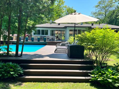 . Stunning Modern Beach House with Swimming Pool and Spectacular Sunsets