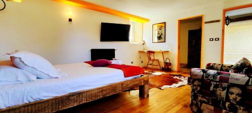 469896205 Logis Hotels Domaine du Châtelard