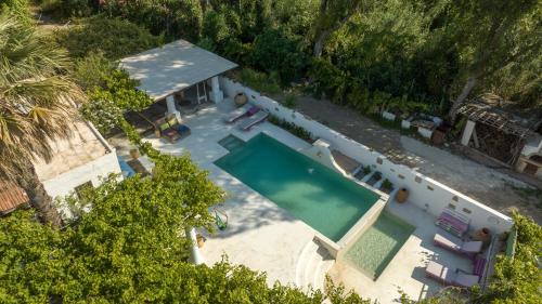  Oliveyard Stone Built House- with pool non chlorin in Koskinou