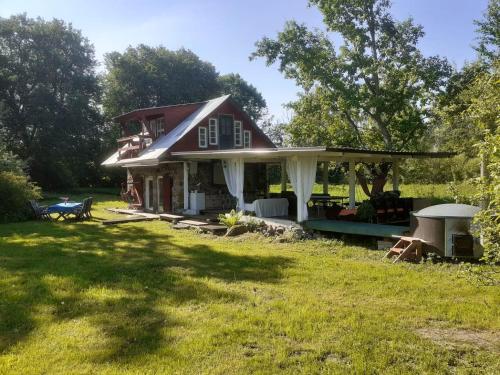 . Cousy historical house with sauna and hot tube