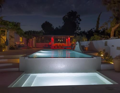  Oliveyard Stone Built House- with pool non chlorin in Koskinou