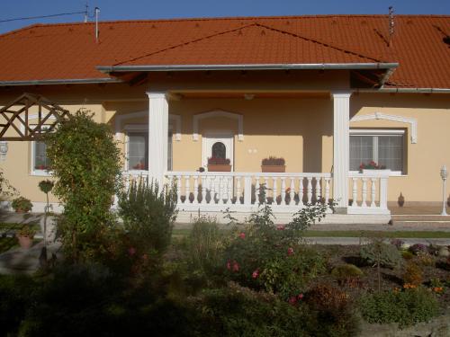  Joó-tó Apartmanház, Pension in Marcalgergelyi bei Nagyalásony