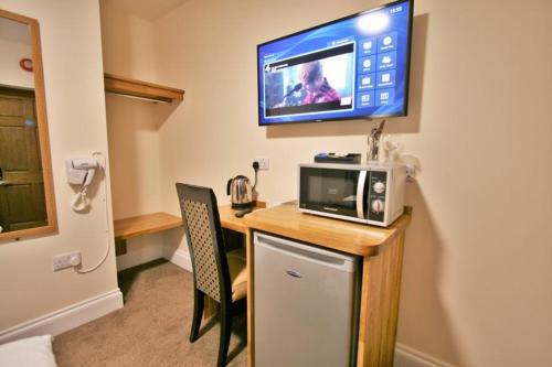 Central Studios Gloucester Place by Roomsbooked