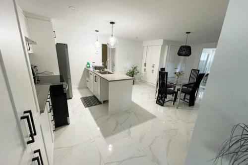 . Stylish and luxurious apartment basement unit
