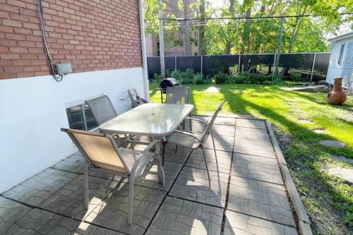 Stylish and luxurious apartment basement unit in Longueuil (QC)