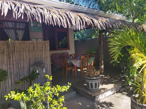 บริการและสิ่งอำนวยความสะดวก, Tiki House in เกาะโบราโบร่า