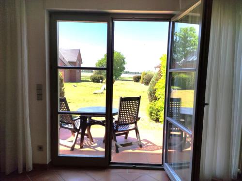 Rõdu/terrass, Ferienwohnung am Krienker See mit Terrasse in Mellenthin