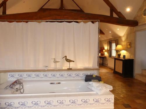 Fürdőszoba, Demeure de Maugé (Demeure de Mauge) in Morton (Poitou-Charentes)