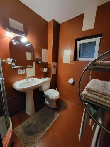 Comfort Triple Room image 4