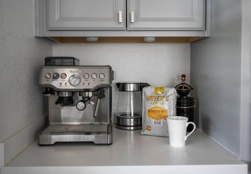 Stunning 3BD House w/ Wi-Fi & Parking in Broomfield, USA