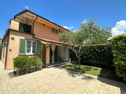  La casa di Elena Versilia - Two Apartments in Marina di Pietrasanta