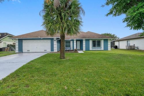 13 Mins From Disney Arcade, Private Pool, & Themed Rooms 13 Mins From Disney Arcade, Private Pool, & Themed Rooms