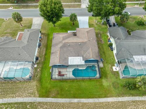 13 Mins From Disney Arcade, Private Pool, & Themed Rooms 13 Mins From Disney Arcade, Private Pool, & Themed Rooms