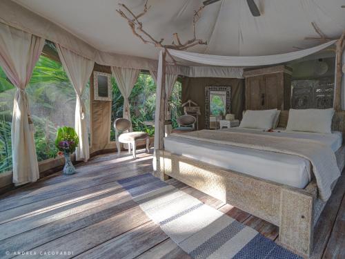 Sandat Glamping Tents Sandat Glamping Tents is a popular choice amongst travelers in Bali, whether exploring or just passing through. The hotel offers a wide range of amenities and perks to ensure you have a great time. Fa