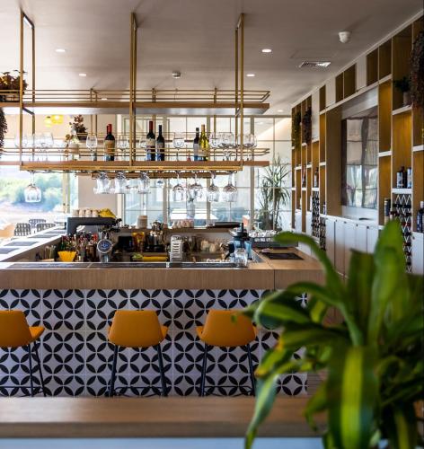 مطعم, Relaxing apartaments near the sea in Vokolida