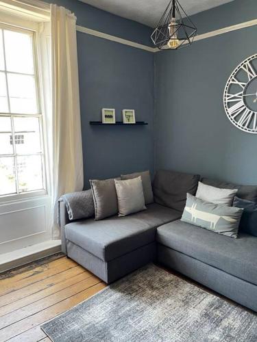 Cosy 2 bed flat in Crickhowell in 柯里克豪威爾