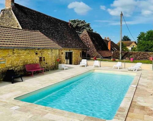Sublime Maison avec Piscine en Dordogne gîte à louer Clermont-d'Excideuil