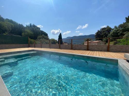 Big Villa with Private Pool & Magnificent view in Village center - Location, gîte - Le Revest-les-Eaux