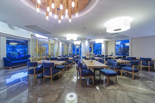 History Hotel - image 3