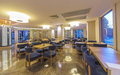 History Hotel - image 8