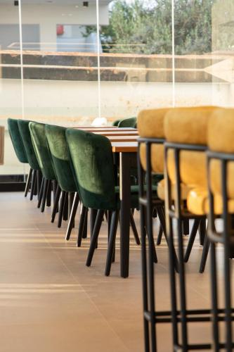 ห้องอาหาร, Colosseum Hotel in คซามิล