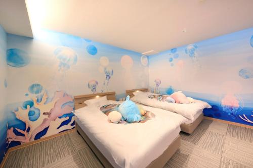 2 twin beds