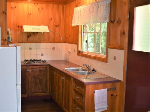 virtuve, Bilyana Cottages in Charlwood