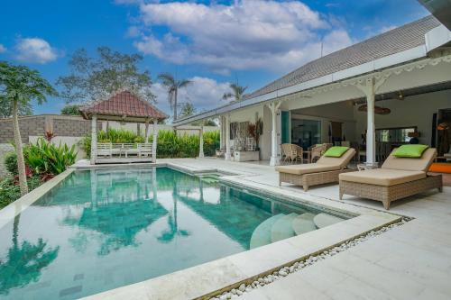 Villa Tunjung - Esquisite 4BR Private Luxury Villa 10min away from the Beach