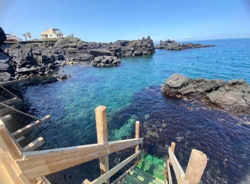 Appartamento Baciata dal Sole in 阿奇雷亞萊